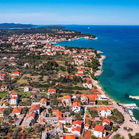 アパート Serda ウグリャン